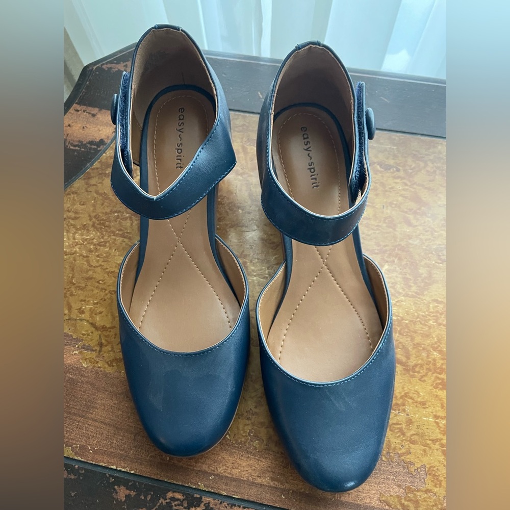 East Spirit Clarice 8W Blue Mary Jane with Velcro closure